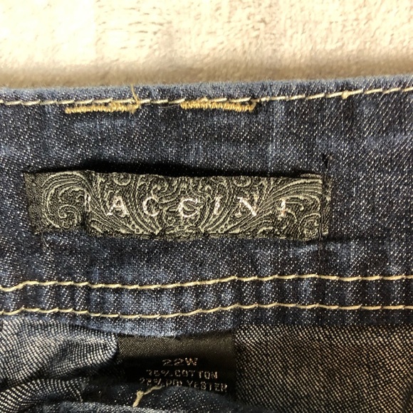 Baccini Women's Plus Size Knee High Denim Skirt Size 22W - Picture 9 of 10